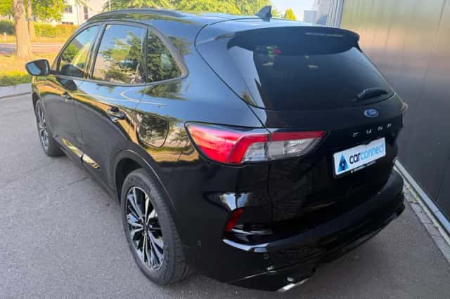 Ford Kuga (2022) thumbnail 4