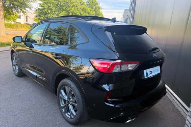 Ford Kuga (2023) thumbnail 4