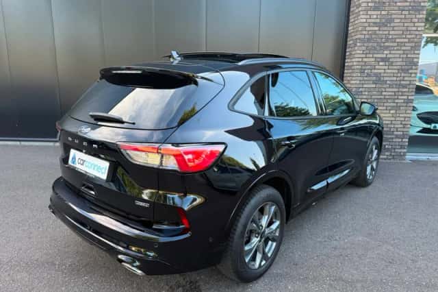 Ford Kuga (2023) thumbnail 5