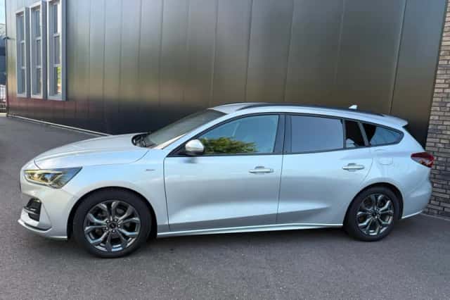 Ford Focus (2023) thumbnail 2