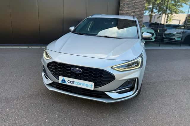 Ford Focus (2023) thumbnail 3