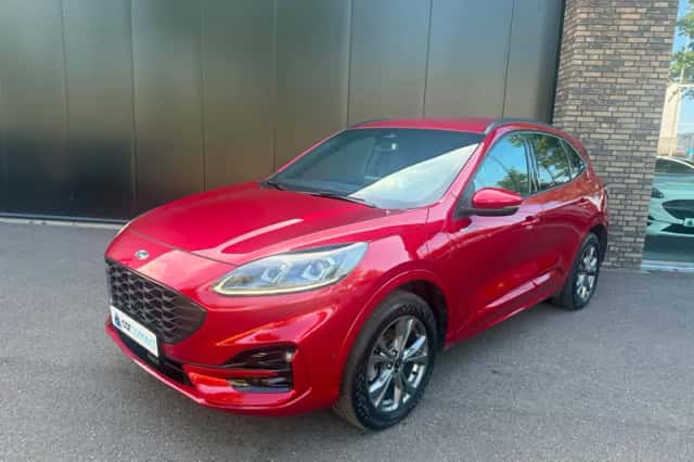 Ford Kuga (2023) thumbnail 1