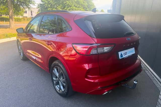 Ford Kuga (2023) thumbnail 4