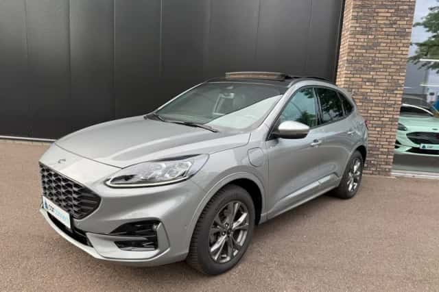 Ford Kuga (2023) thumbnail 1