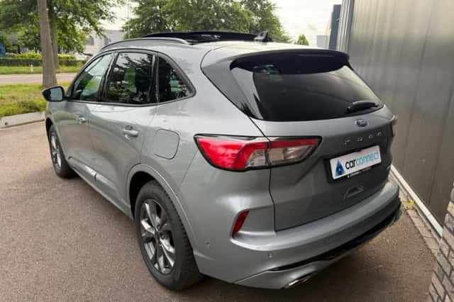 Ford Kuga (2023) thumbnail 4