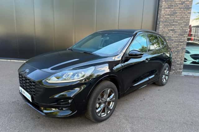 Ford Kuga (2023) thumbnail 1