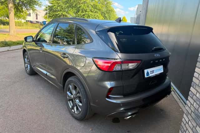 Ford Kuga (2023) thumbnail 4