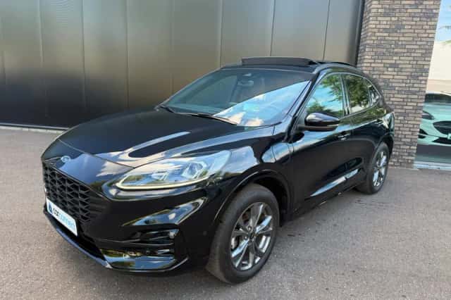 Ford Kuga (2023) thumbnail 1