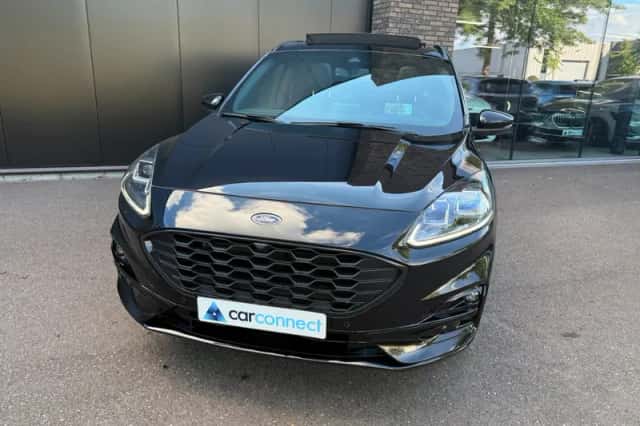 Ford Kuga (2023) thumbnail 2