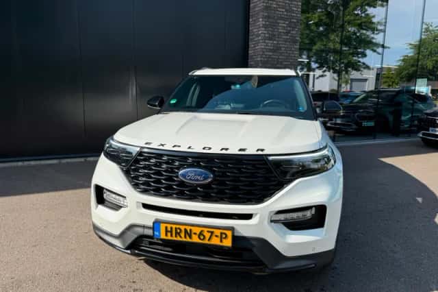 Ford Explorer (2024) thumbnail 3