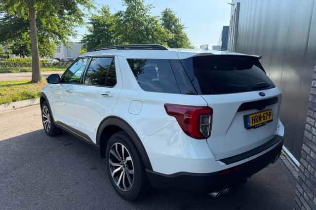Ford Explorer (2024) thumbnail 4