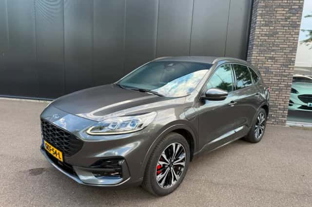 Ford Kuga (2021) thumbnail 1