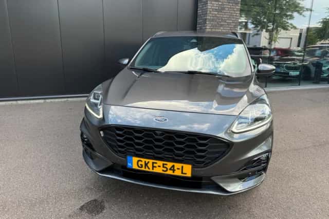 Ford Kuga (2021) thumbnail 3