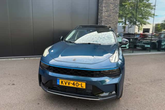 Lynk & Co 01 (2022) thumbnail 2