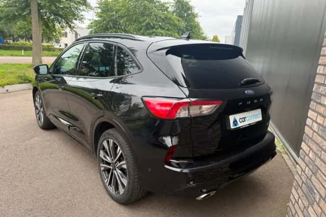 Ford Kuga (2022) thumbnail 2