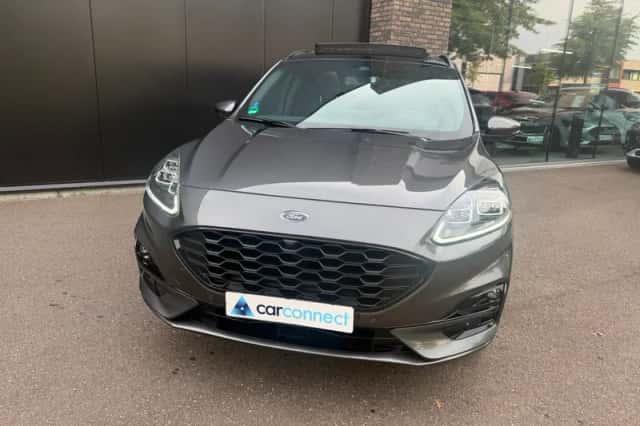 Ford Kuga (2023) thumbnail 2