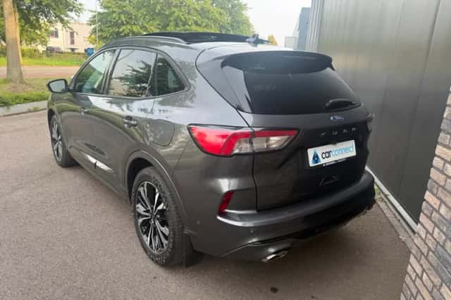 Ford Kuga (2023) thumbnail 4