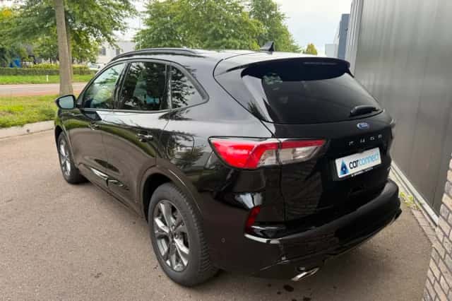 Ford Kuga (2023) thumbnail 3