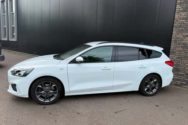Ford Focus (2020) thumbnail 2