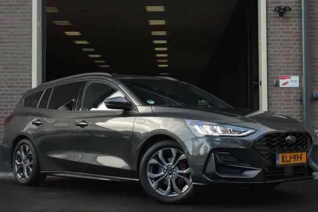Ford Focus (2025) thumbnail 3