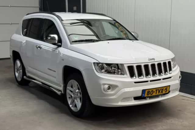 Jeep Compass (2012) thumbnail 3