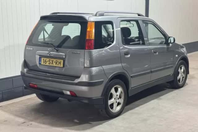 Suzuki Ignis (2006) thumbnail 5