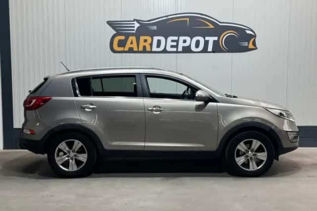 Kia Sportage (2010) thumbnail 4