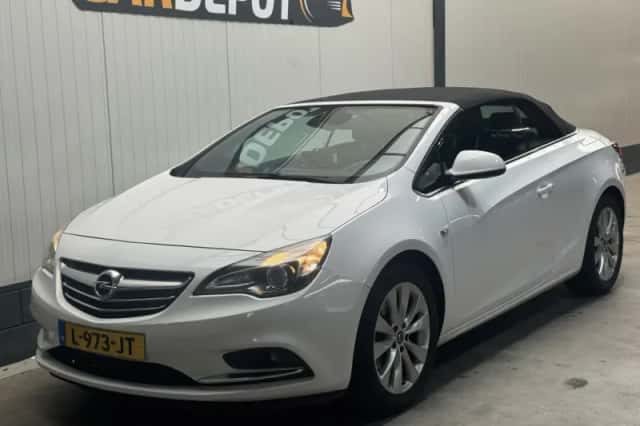 Opel Cascada (2013) thumbnail 2