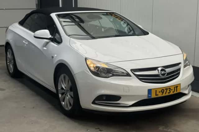 Opel Cascada (2013) thumbnail 4