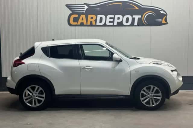 Nissan Juke (2011) thumbnail 4