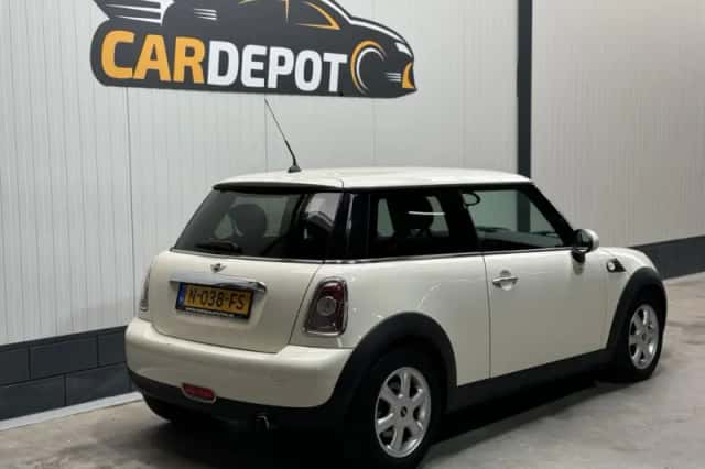 MINI One (2009) thumbnail 5