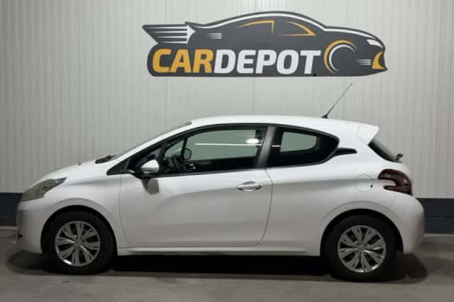 Peugeot 208 (2012) thumbnail 4
