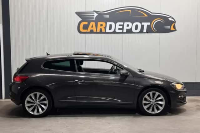 Volkswagen Scirocco (2010) thumbnail 4