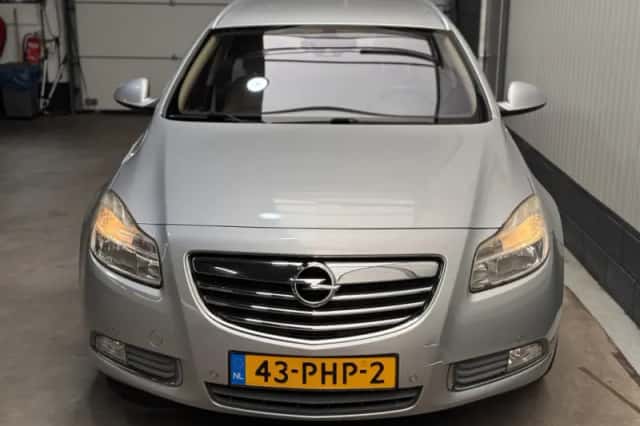 Opel Insignia (2011) thumbnail 2