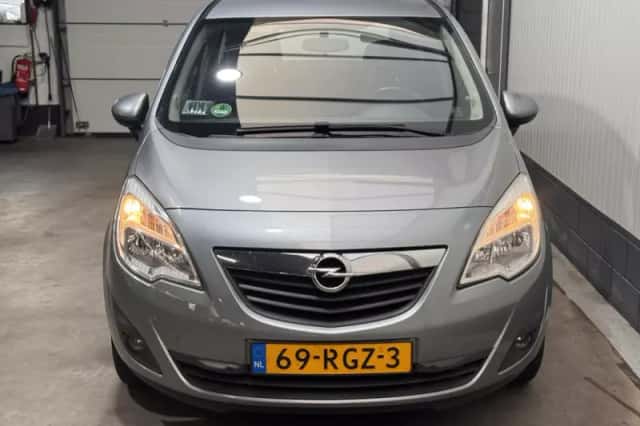 Opel Meriva (2011) thumbnail 2
