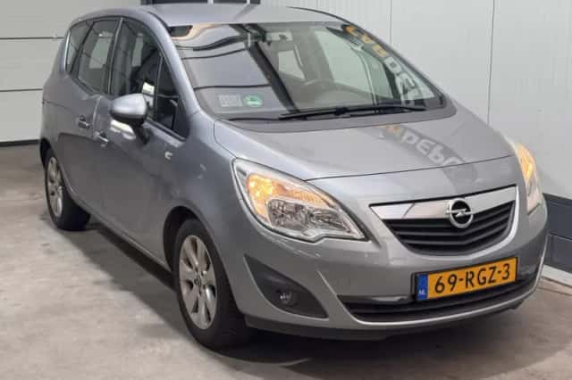 Opel Meriva (2011) thumbnail 3