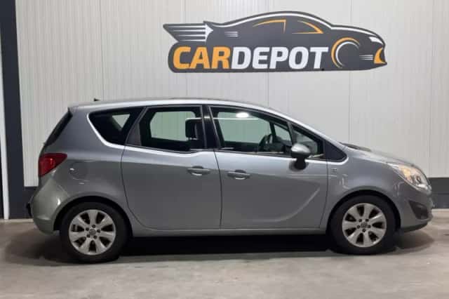 Opel Meriva (2011) thumbnail 4