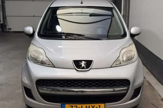 Peugeot 107 (2010) thumbnail 2
