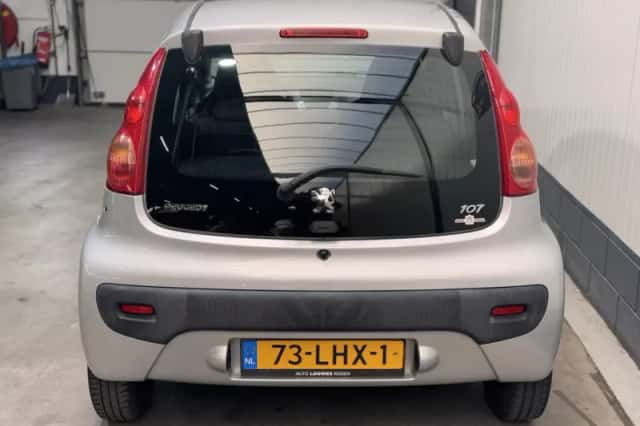 Peugeot 107 (2010) thumbnail 6