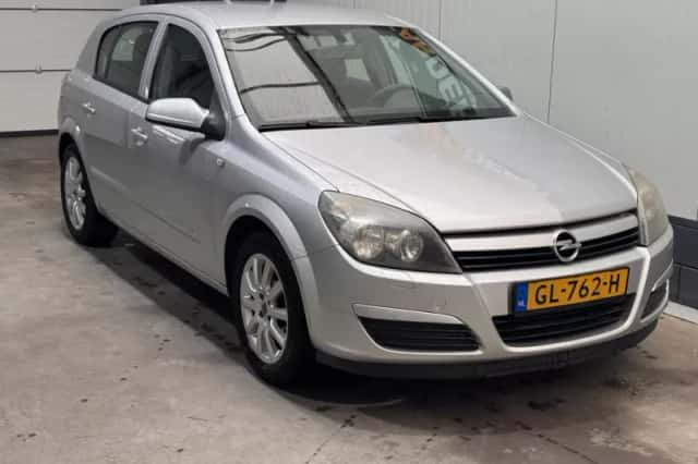 Opel Astra (2005) thumbnail 3