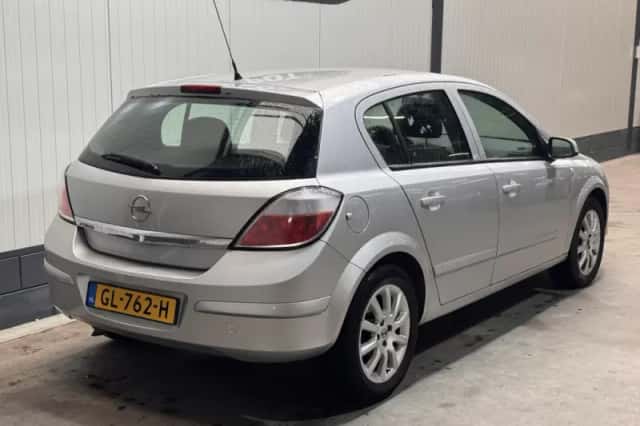 Opel Astra (2005) thumbnail 5