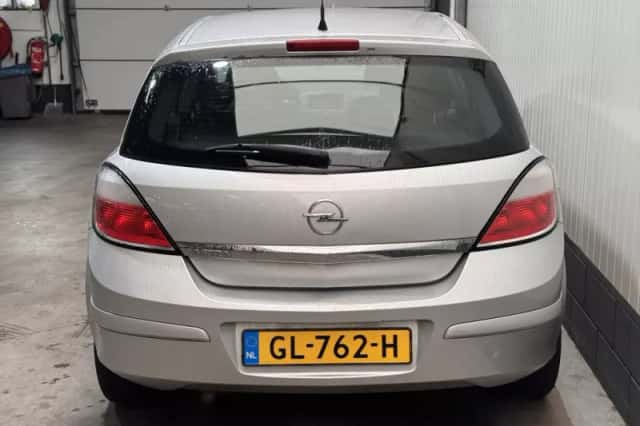 Opel Astra (2005) thumbnail 6
