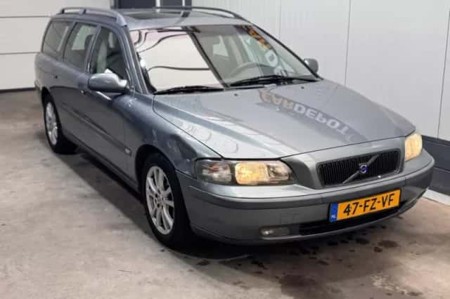 Volvo V70 (2000) thumbnail 3