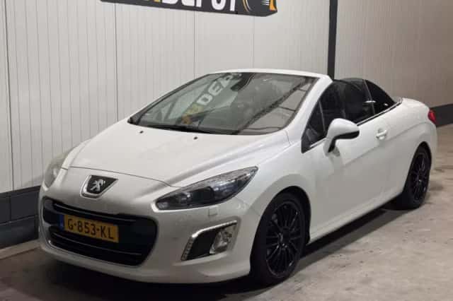 Peugeot 308 (2012) thumbnail 2