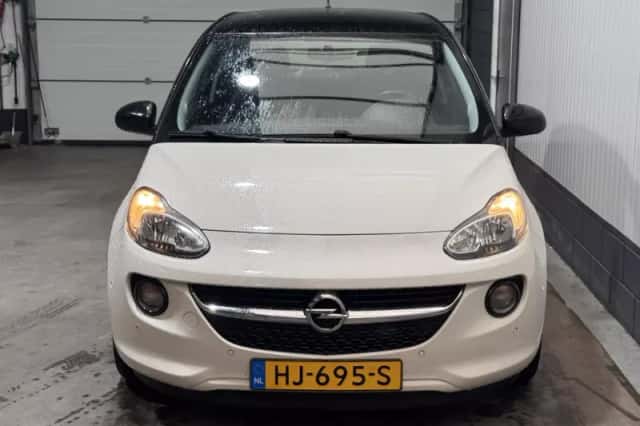 Opel Adam (2015) thumbnail 2