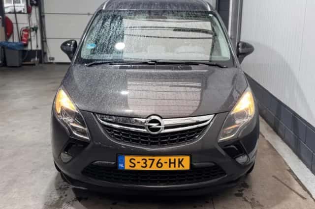 Opel Zafira Tourer (2013) thumbnail 2