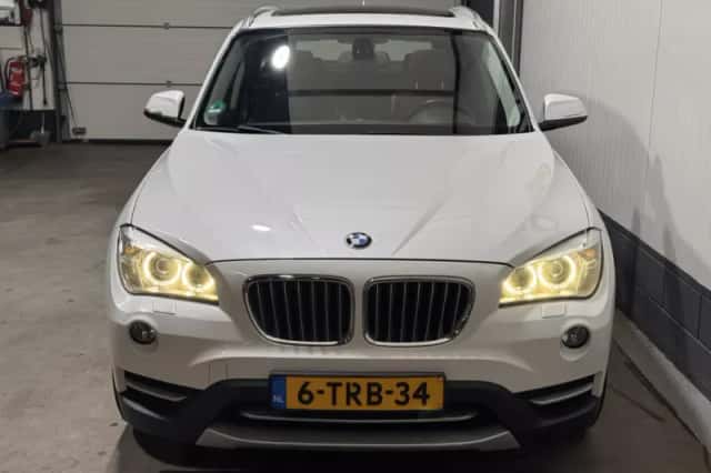 BMW X1 (2014) thumbnail 2