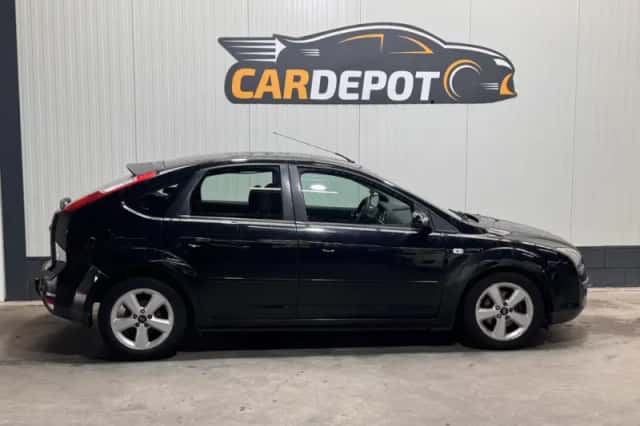 Ford Focus (2007) thumbnail 4