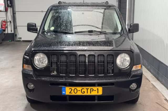 Jeep Patriot (2008) thumbnail 2