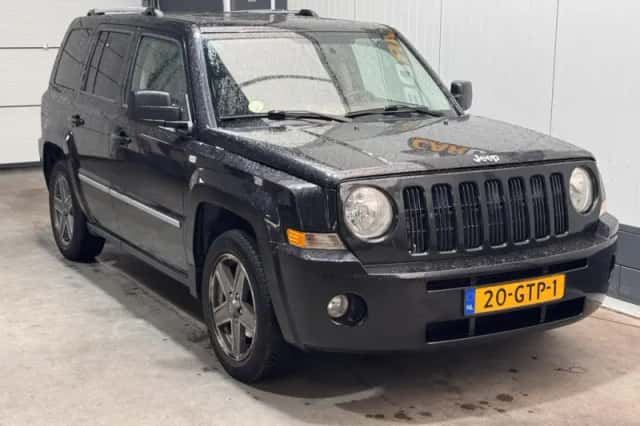 Jeep Patriot (2008) thumbnail 3